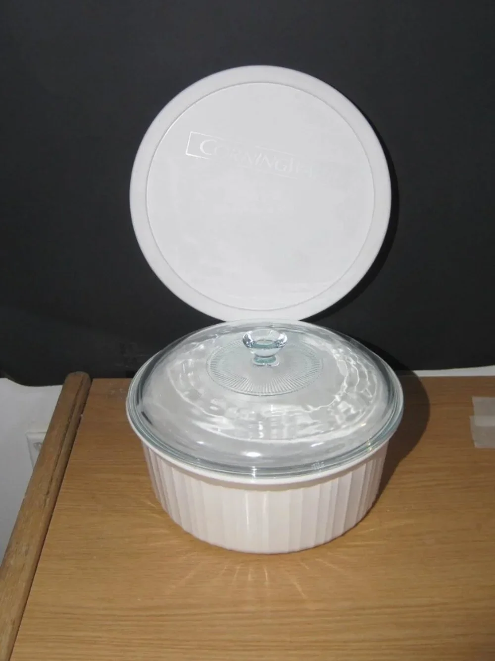 Vintage 2.5 Qt. French White Round Baking Casserole F-1-B with 2 New Lids